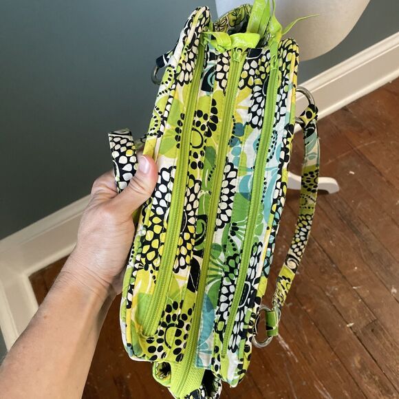 Vera Bradley Purse Mandy Limes Up Hand Bag Daisy Floral Green Yellow Quilted EUC - Picture 6 of 7